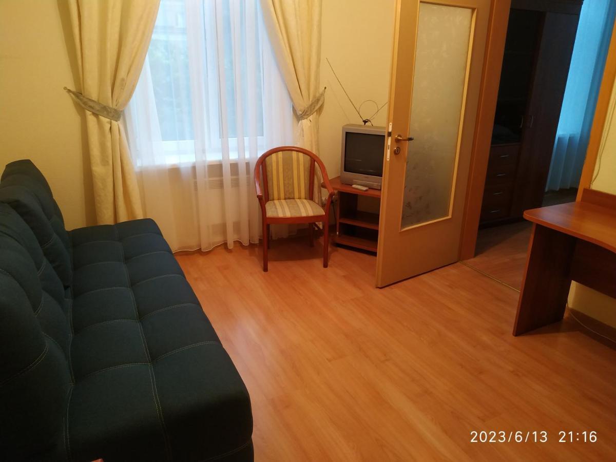 Бестужевский Дворик ガグラ エクステリア 写真